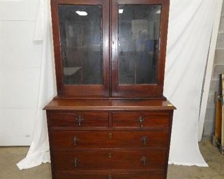 38X75 PRIM. 2PC. MAH. CUPBOARD