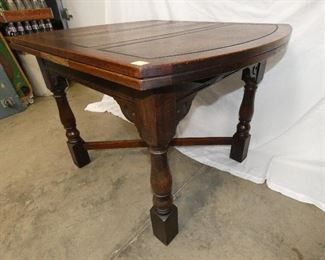 VIEW 3 W/UNUSUAL BASE