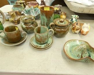 COLE POTTERY MUGS/CREAM & SUGAR 