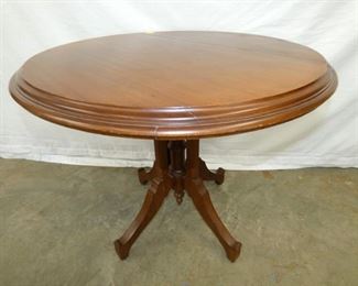 42IN WALNUT EASTLAKE TABLE