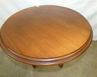 VIEW 2 CLOSEUP TOP WALNUT TABLE