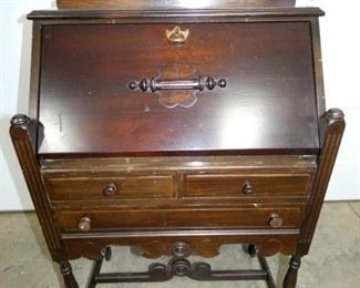 MAH. DROP FRONT MISSION STYLE DESK