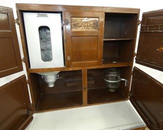 VIEW 3 CLOSEUP INSIDE W/ FLOUR SIFTER