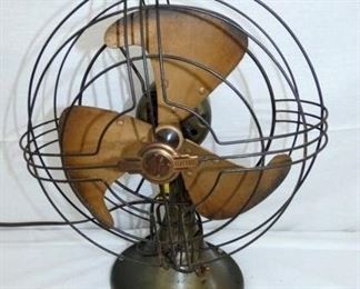 UNUSUAL GE 3 BLADE FAN