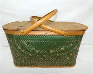 EARLY PICNIC BASKET 