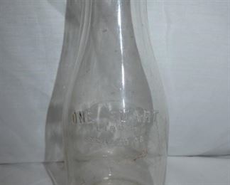 1QT. EMB. SOUTHERN DAIRIES MILK BOTTLE 