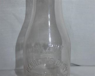 1PT. EMB. BENNETT'S DAIRY MILK BOTTLE 
