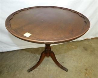 VIEW 2 DUNCAN PHYE TABLE