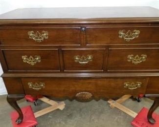 LANE MAH. QUEEN ANN BLANKET CHEST