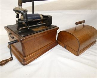 VIEW 2 CLOSEUP EDISON PLAYER