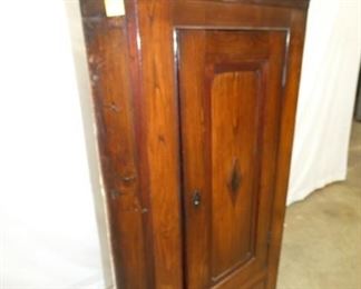 VIEW 2 SIDE EARLY CORNER CUPBOARD 