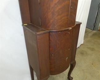 VIEW 4 LEFTSIDE OAK BAR