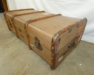 VIEW 2 CLOSEUP TOP WOODEN TRUNK