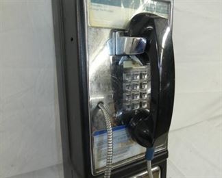 VIEW 2 CLOSEUP PAY PHONE