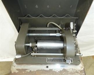 VIEW 4 INSIDE EDISON SHAVER/RECORDER