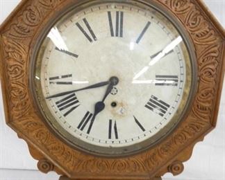 VIEW 2 CLOSEUP REGULATOR CLOCK