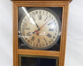 VIEW 2 CLOSEUP CALENDAR CLOCK