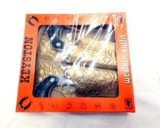 VIEW 2 CLOSEUP PISTOLS/HOLSTER SET