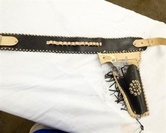 STALLION 38 PISTOL/HOLSTER