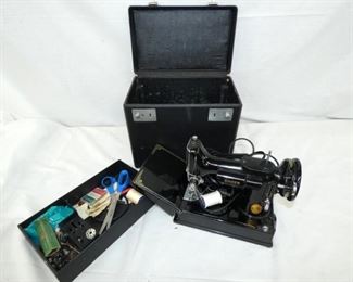 VIEW 2 SINGER SEWING MACHINE