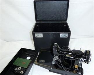 VIEW 2 SINGER SEWING MACHINE