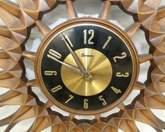 VIEW 2 CLOSEUP MID CENTURY WALL CLOCK