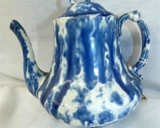 EARLY BLUE/WHITE CHINA TEAPOT