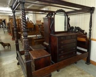 VIEW 6 5PC. MAH. BED SUITE