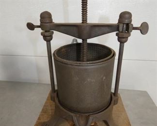 EARLY FRUIT PRESS 