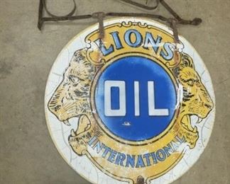 30IN LIONS OIL SIGN W/BRACKET 