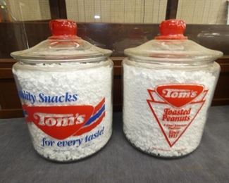 TOMS COUNTRY STORE JARS W/ LIDS