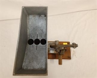 VIEW 3 TOP EARLY COIN CHANGER/COUNTER
