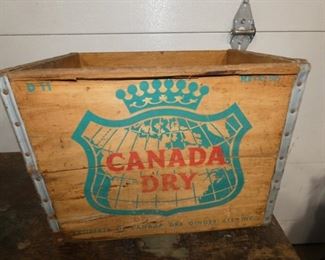 WOODEN CANADA DRY BOX