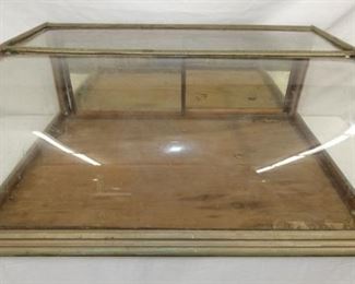35X13 CURVED FRONT DISPLAY CASE