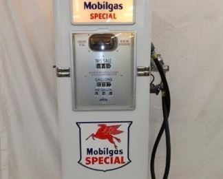 MOBILGAS MOD. 565A BOWSER GAS PUMP