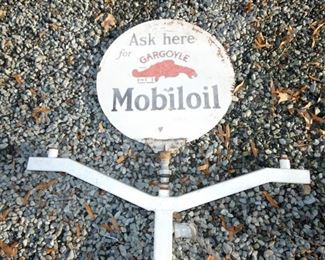 VIEW 3 24IN ORC. MOBILOIL SIGN