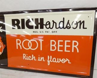 VIEW 3 RIGHTSIDE ROOT BEER SIGN