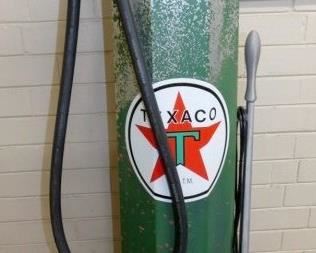 VIEW 4 BASE TEXACO VISIBLE PUMP