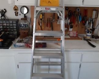 ladder and tools 