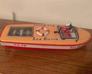 Metal see queen wind up boat