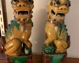 Unique pair of lion statues