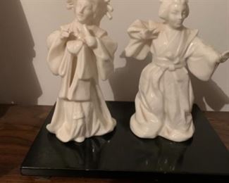 Ardalt Japan figures on base