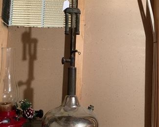 Coleman quick light oil lamp 
