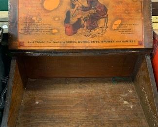 Is this a great old box or what?