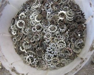 CONTAINER OF STAR WASHERS