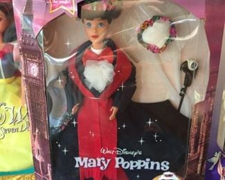 KH211 1993 Mary Poppins doll NIB $20 Box has some damage
