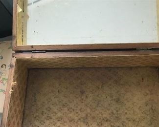 #118	Wood Box/brass Strip & Mirror inside  11x6x5	 $25.00 		

