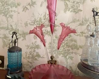 Victorian Epergne Ruffled 3 Horn Vase Cranberry/Pink - Scarce Beautiful Piece. Antique Vase. 