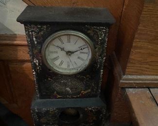 Antique/vintage clocks 