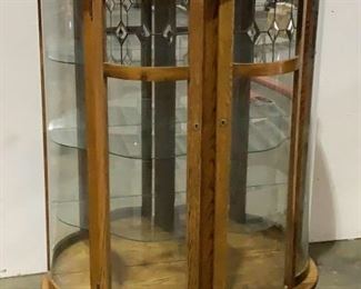Located in: Chattanooga, TN
Antique Curio Cabinet
Size (WDH) 43-1/8"W x 19"D x 63"H
3 Glass Shelfs
*Key Included but Key Is Broken*
**Sold As Is Where Is**